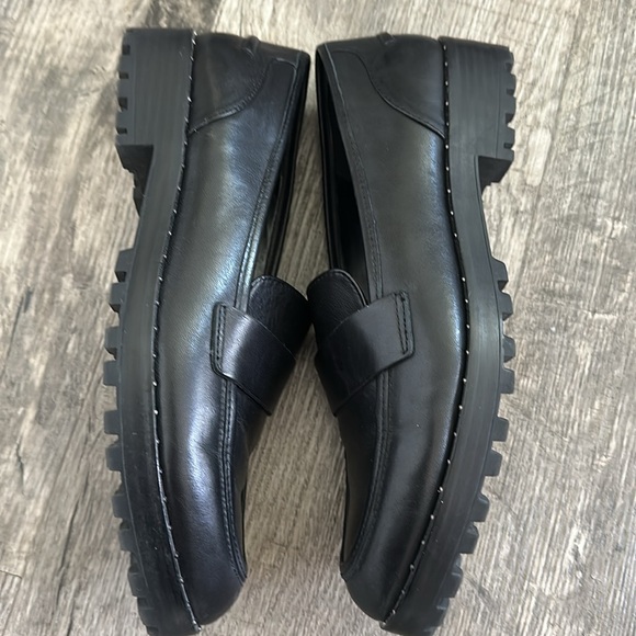 Vince Camuto Casual Golinda Loafers - Picture 4 of 7